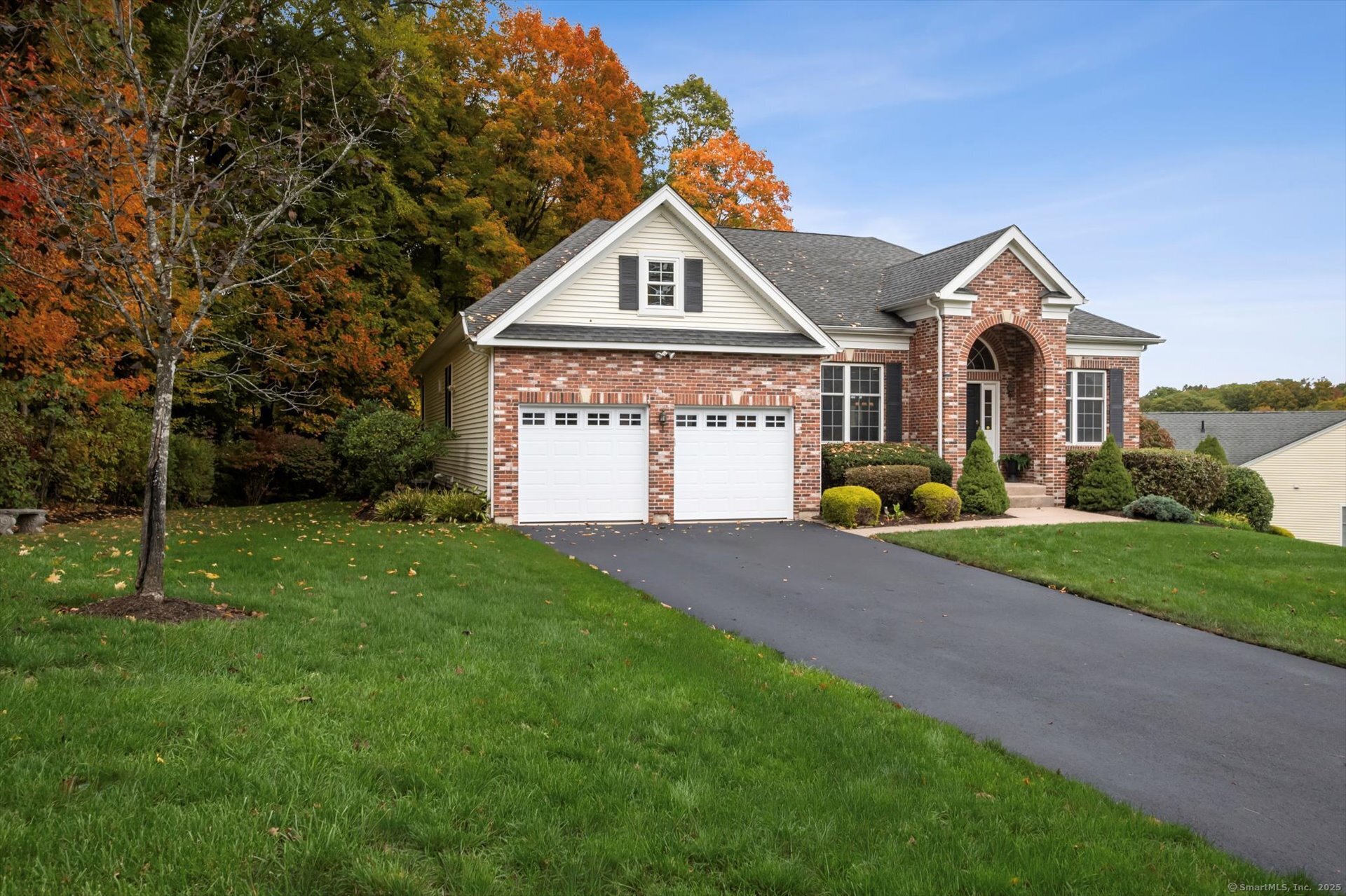 30 Vista Way Bloomfield, CT 06002 - Photo 3 of 38