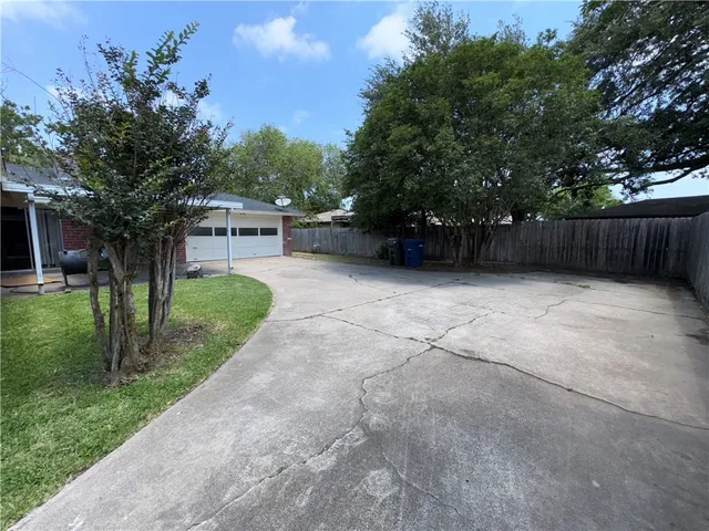 $2,375 | 5122 Moultrie Drive, Corpus Christi, TX 78413