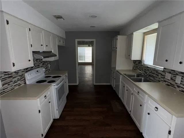 $2,375 | 5122 Moultrie Drive, Corpus Christi, TX 78413