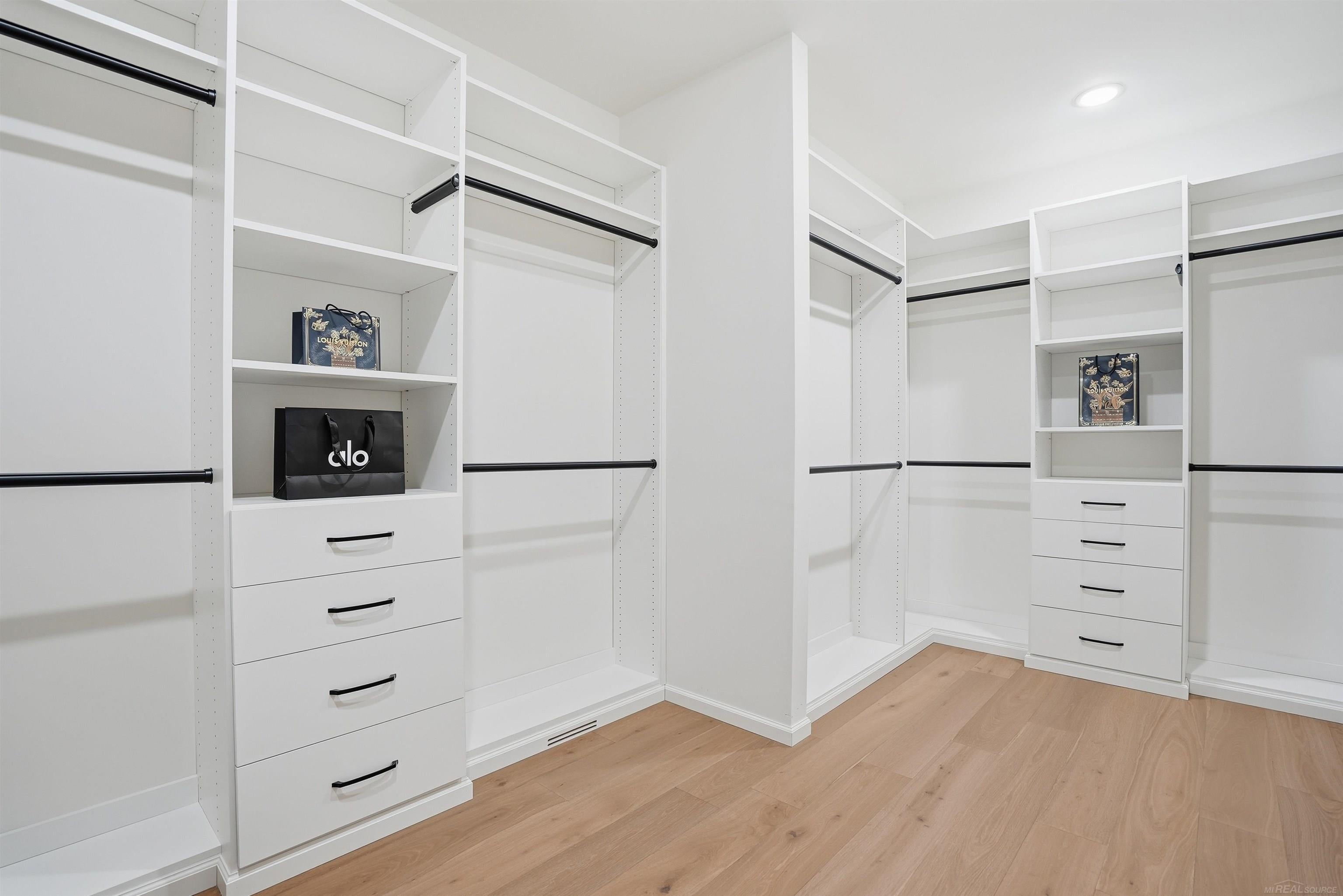 1055 East Avon Road Rochester Hills, MI 48307 - Photo 34 of 44 Gallery Image 34