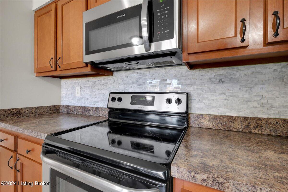 7211 Ridge Creek Road Louisville, KY 40291 - Photo 12 of 33 19-7212 Ridge Creek Rd-119