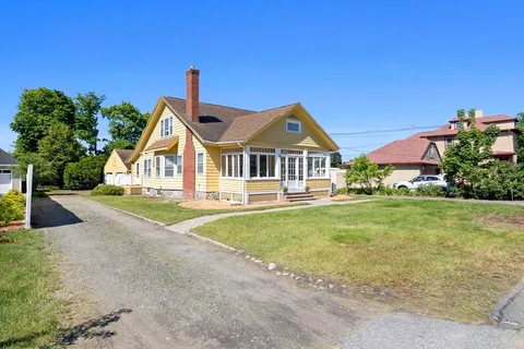 $689,900 | 17 Munroe Street, Lynnfield, MA 01940