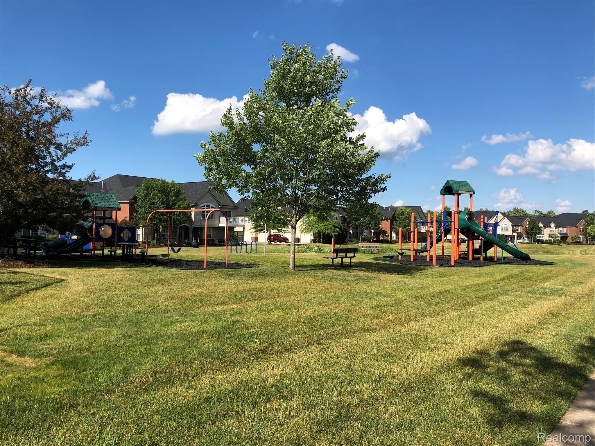 4285 Hampton Ridge Boulevard Howell, MI 48843 - Photo 19 of 20 IMG_1643.jpg