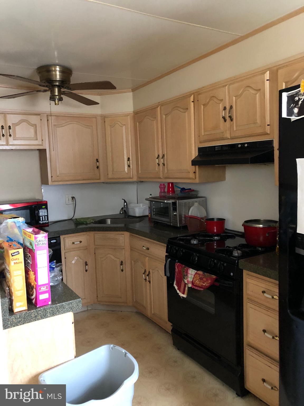 989 Grant Road Folcroft, PA 19032 - Photo 5 of 12