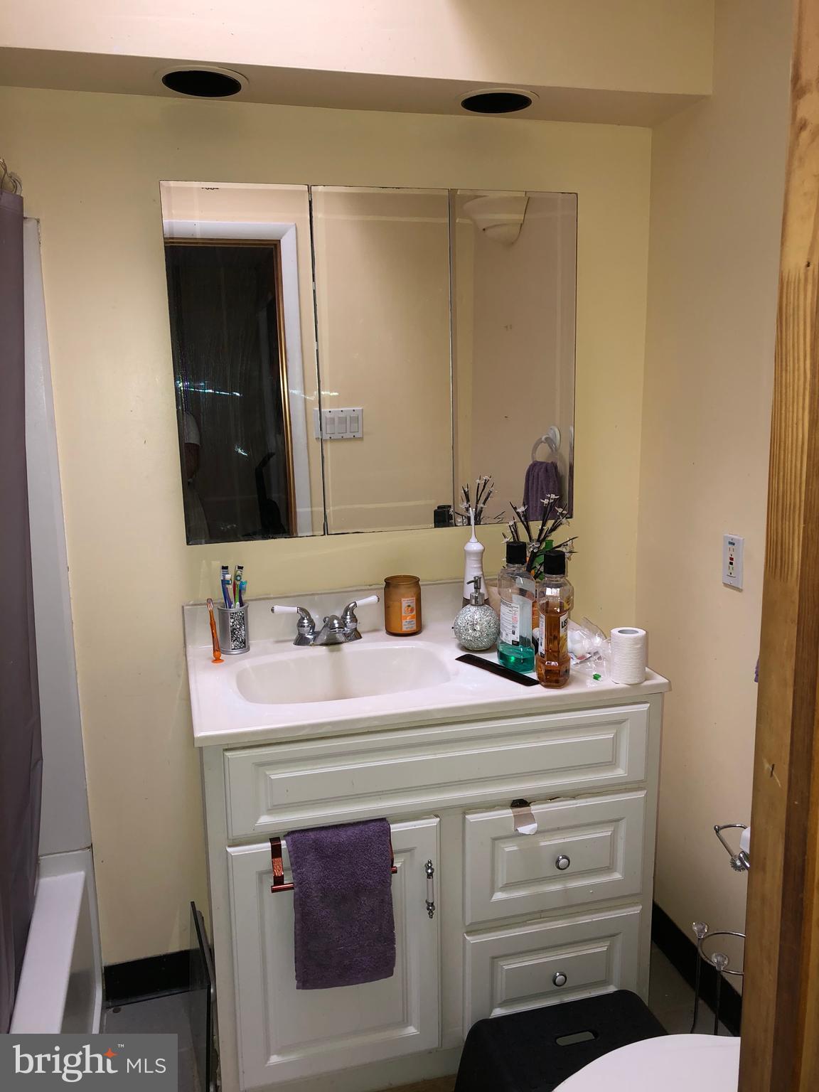 989 Grant Road Folcroft, PA 19032 - Photo 9 of 12