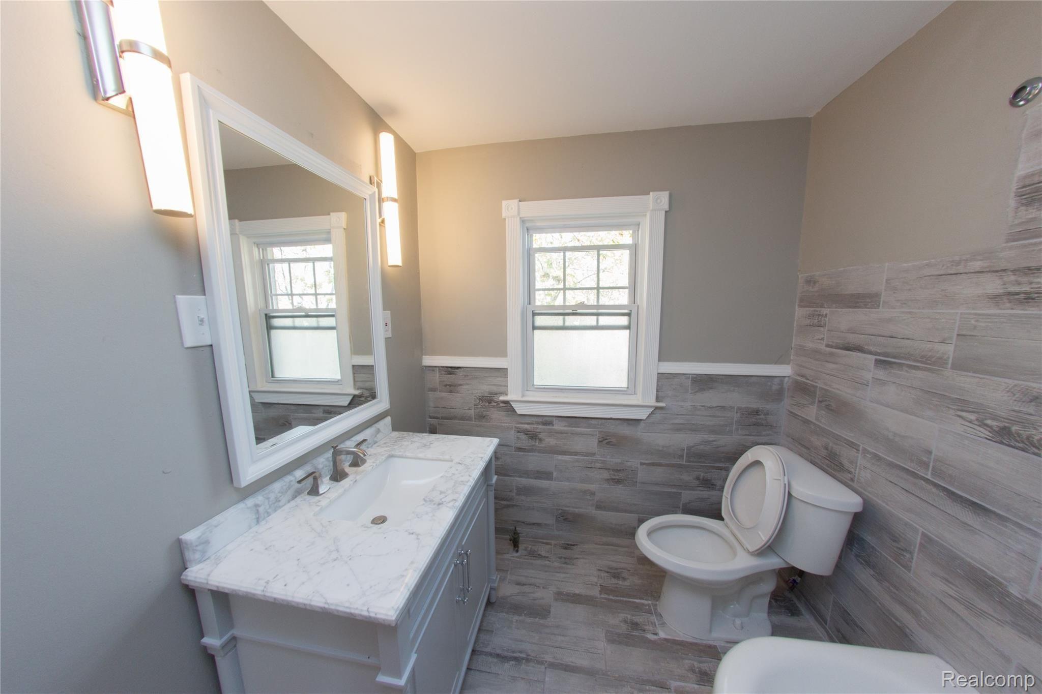 5229 Yorkshire Road Detroit, MI 48224 - Photo 29 of 59 Interior-37.jpg