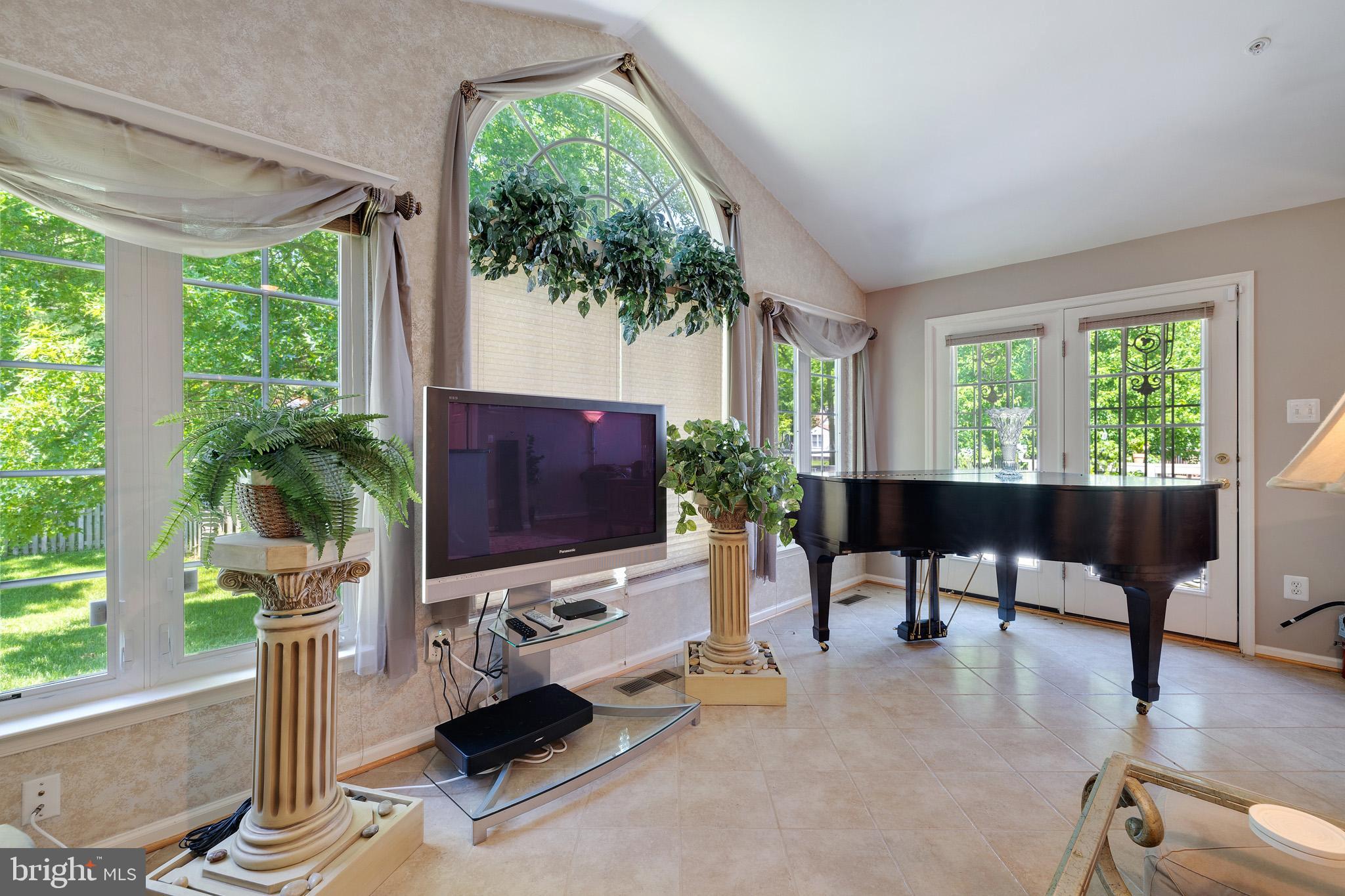 5101 Back Stretch Boulevard Upper Marlboro, MD 20772 - Photo 15 of 34