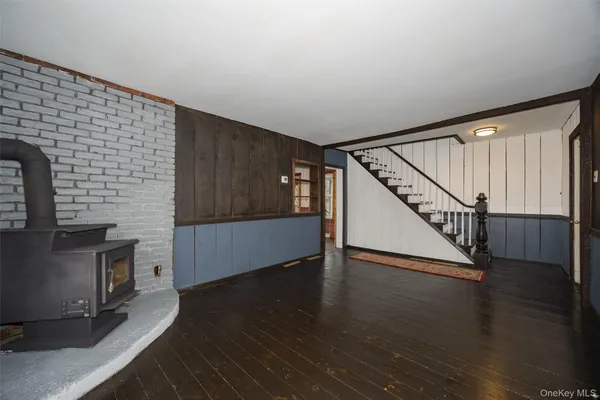 $345,000 | 33 Thompson Street, Red Hook, NY 12571