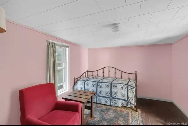 a view of a livingroom with furniture