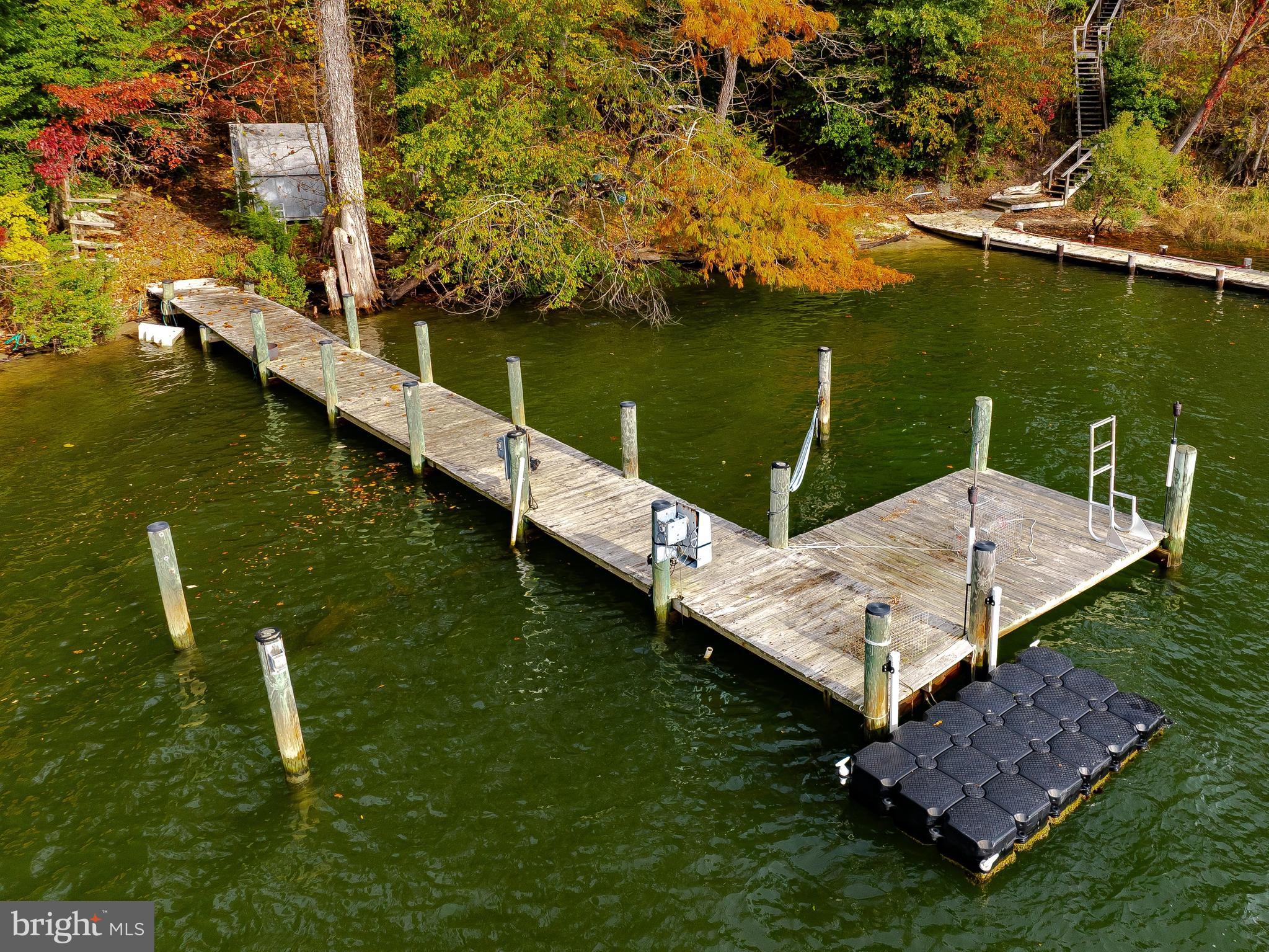 43979 Drum Cliff Road Hollywood, MD 20636 - Photo 48 of 58 Private pier w/boat lift and jet ski ramp