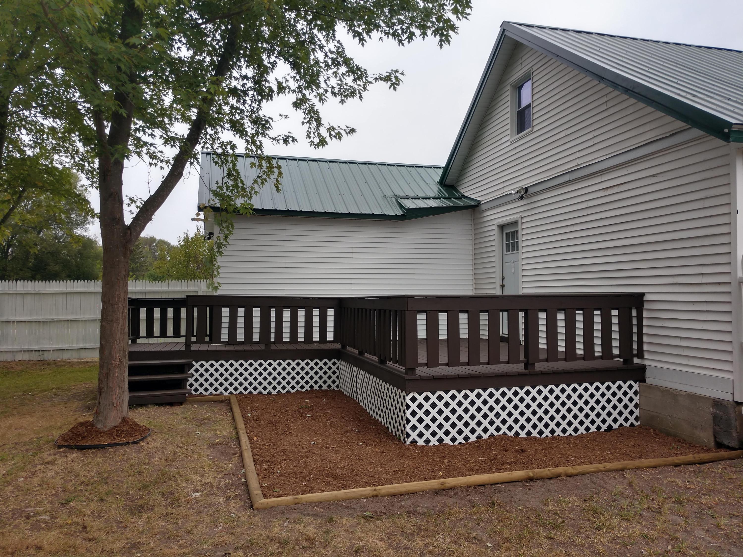 327 Sutherland Street Cheboygan, MI 49721 - Photo 11 of 41 Gallery Image 11