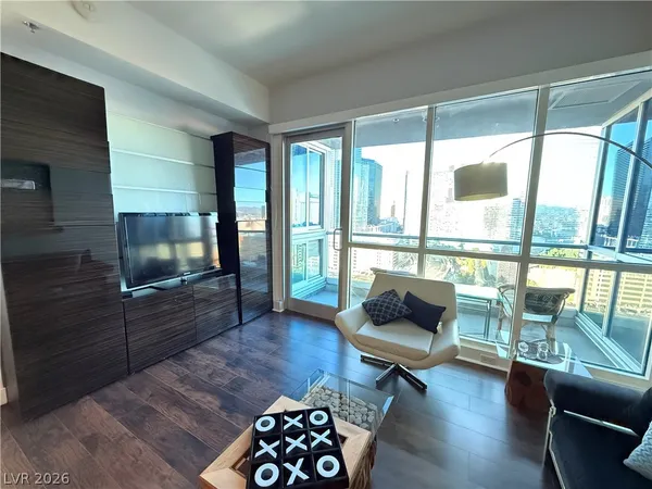 $2,600 | 4525 Dean Martin Drive, Unit 1801, Las Vegas, NV 89103