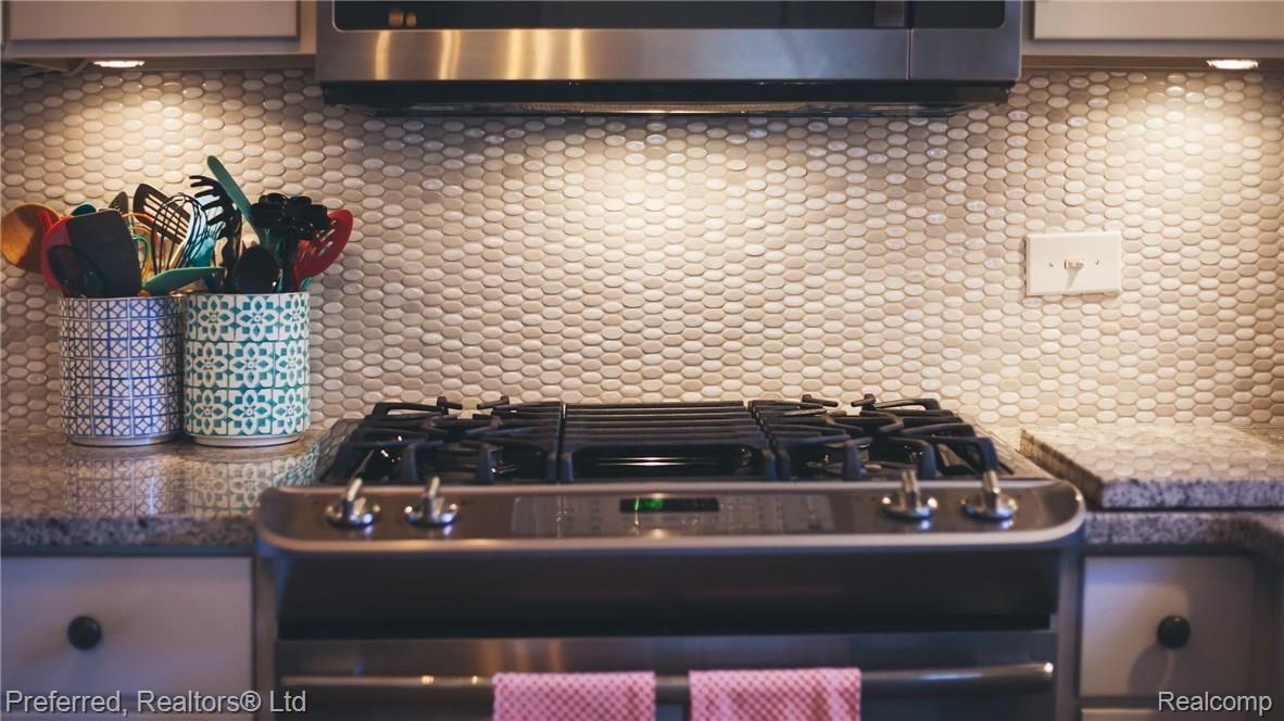 9470 Michigamme Road Clarkston, MI 48348 - Photo 7 of 27 _MG_2979_preview_jpeg.jpg