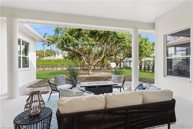 $4,650,000 | 677 5th Avenue North, Naples, FL 34102