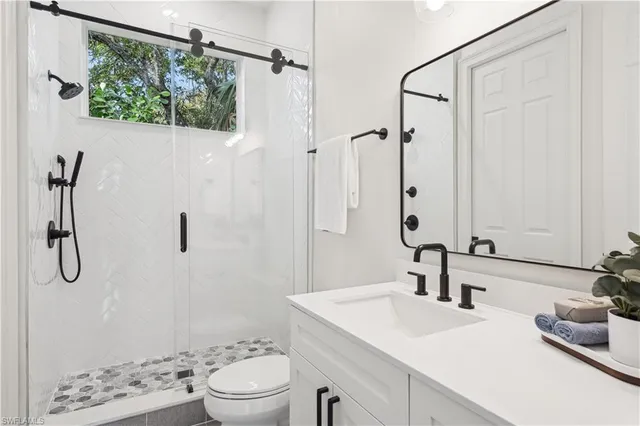 $4,650,000 | 677 5th Avenue North, Naples, FL 34102