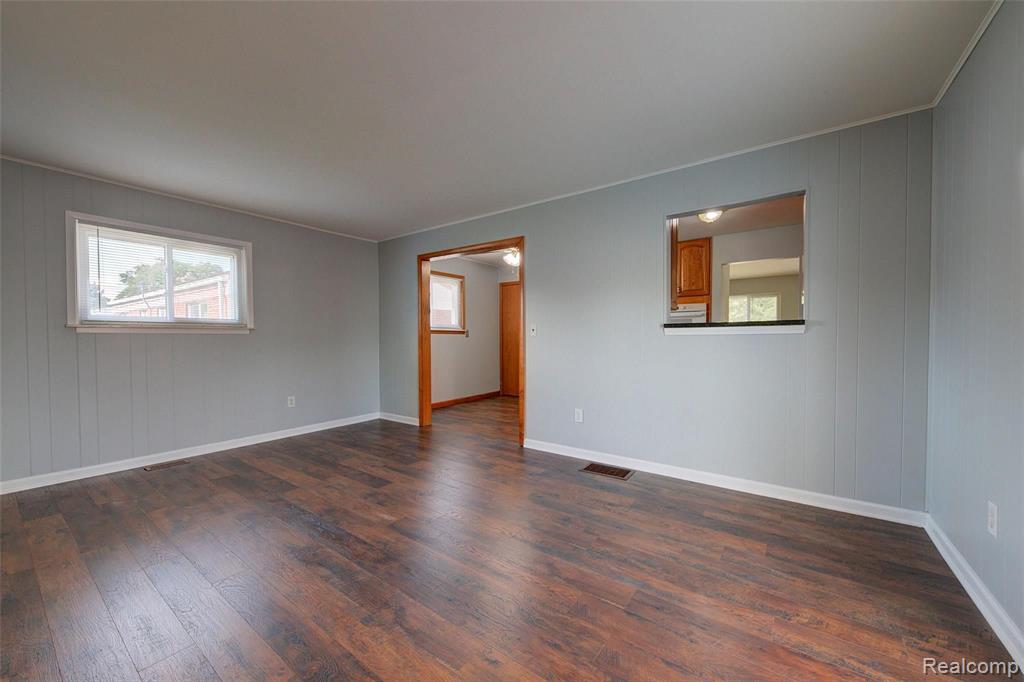 6480 Dillon Road Garden City, MI 48135 - Photo 16 of 45