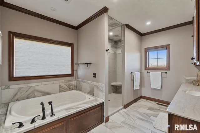 $570,000 | 15758 North 2120th Avenue, Geneseo, IL 61254