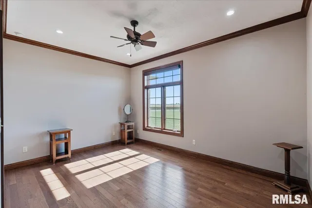 $570,000 | 15758 North 2120th Avenue, Geneseo, IL 61254