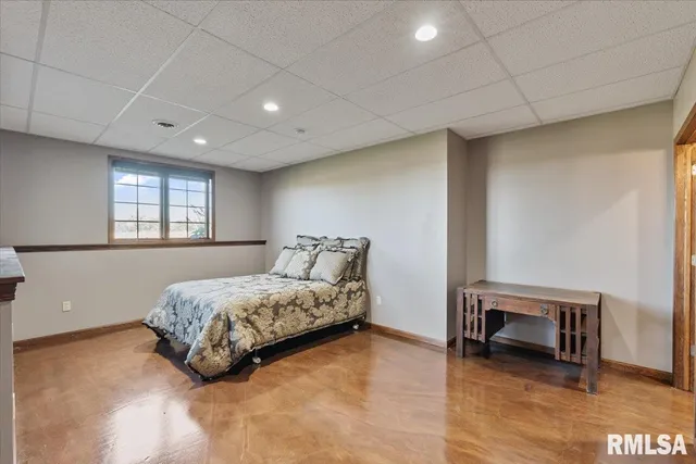 $570,000 | 15758 North 2120th Avenue, Geneseo, IL 61254