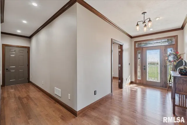 $570,000 | 15758 North 2120th Avenue, Geneseo, IL 61254