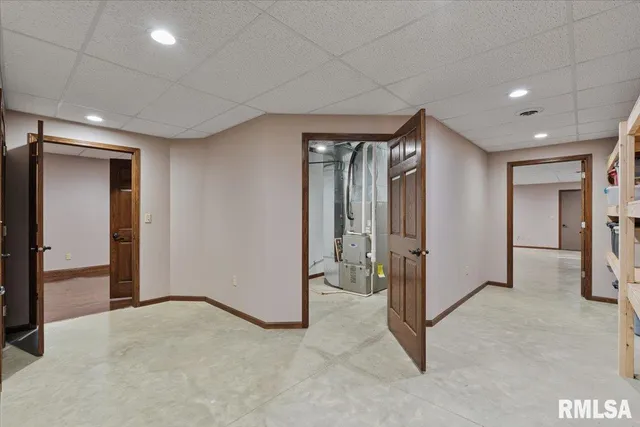 $570,000 | 15758 North 2120th Avenue, Geneseo, IL 61254