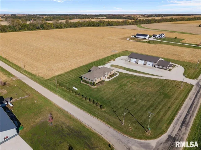 $570,000 | 15758 North 2120th Avenue, Geneseo, IL 61254