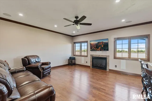 $570,000 | 15758 North 2120th Avenue, Geneseo, IL 61254