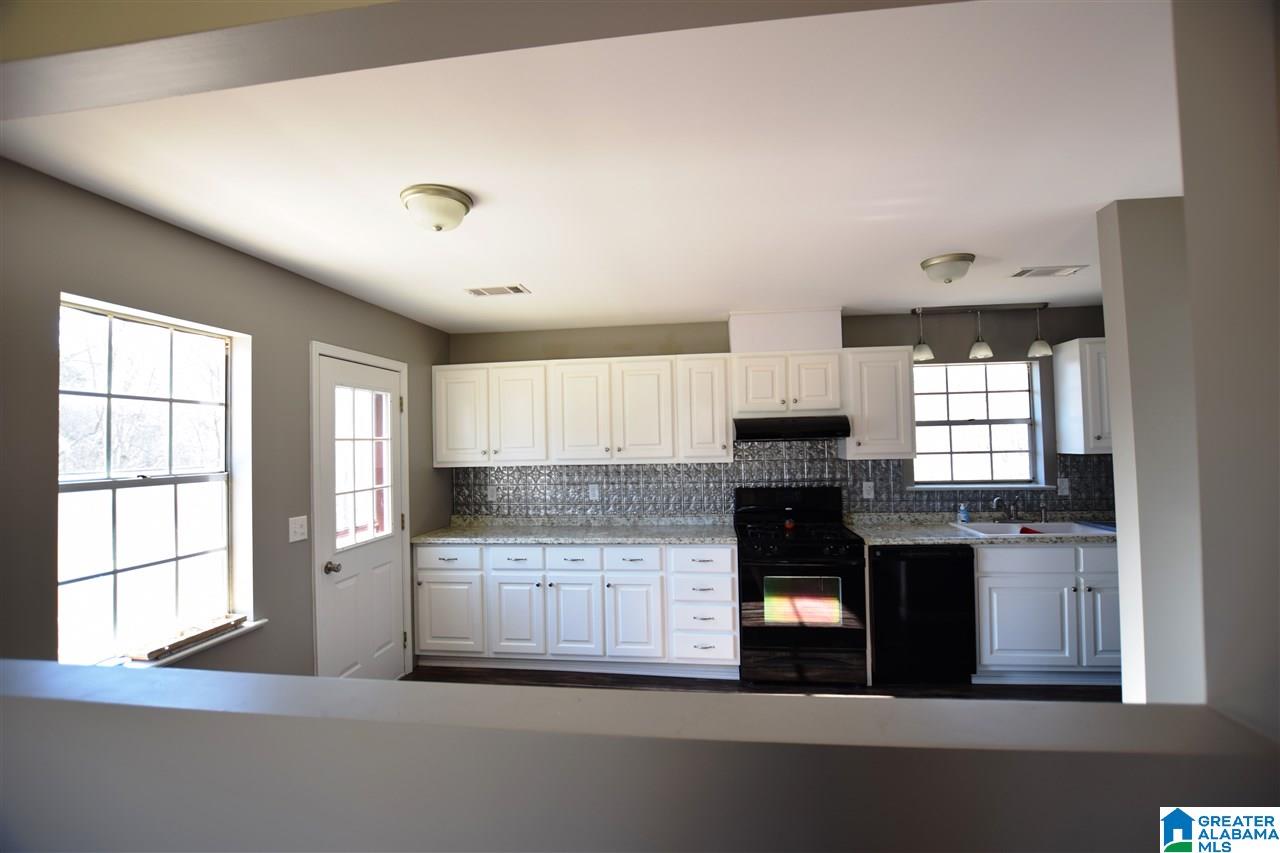 4960 Valleyview Way Adamsville, AL 35005 - Photo 8 of 36