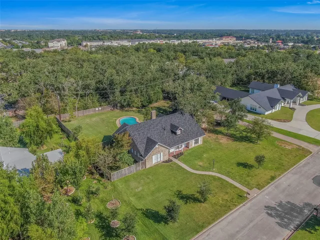 $675,000 | 1403 Post Oak Circle, College Station, TX 77840