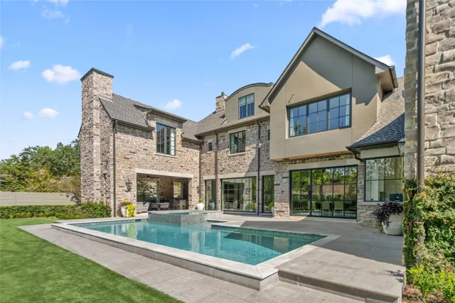 $5,995,000 | 811 Creek Wood Way, Houston, TX 77024