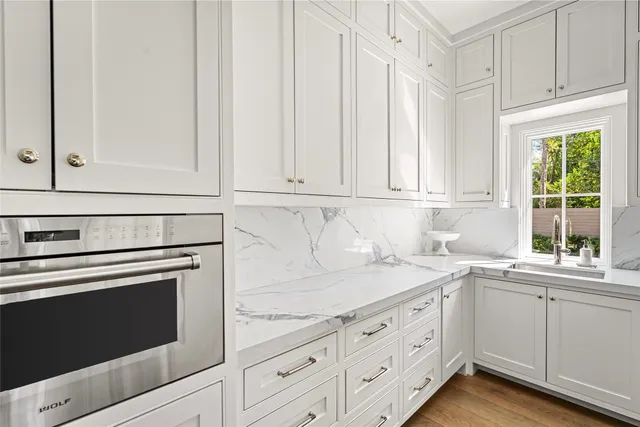 $5,995,000 | 811 Creek Wood Way, Houston, TX 77024