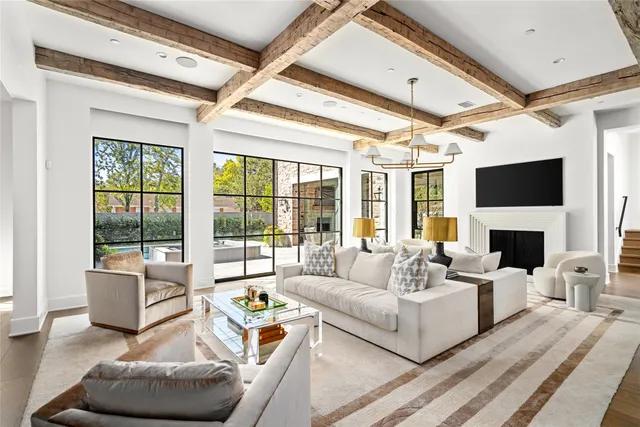 $5,995,000 | 811 Creek Wood Way, Houston, TX 77024