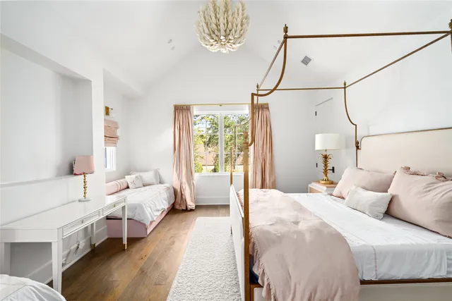 $5,995,000 | 811 Creek Wood Way, Houston, TX 77024