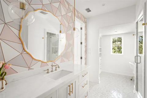 $5,995,000 | 811 Creek Wood Way, Houston, TX 77024