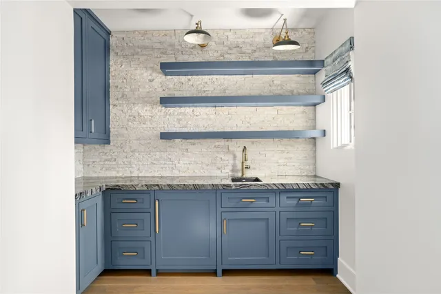 $5,995,000 | 811 Creek Wood Way, Houston, TX 77024