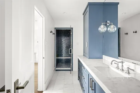 $5,995,000 | 811 Creek Wood Way, Houston, TX 77024