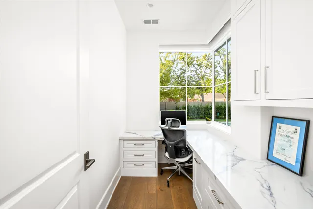 $5,995,000 | 811 Creek Wood Way, Houston, TX 77024