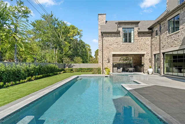 $5,995,000 | 811 Creek Wood Way, Houston, TX 77024