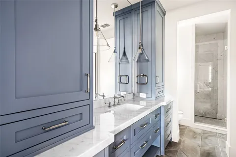 $5,995,000 | 811 Creek Wood Way, Houston, TX 77024