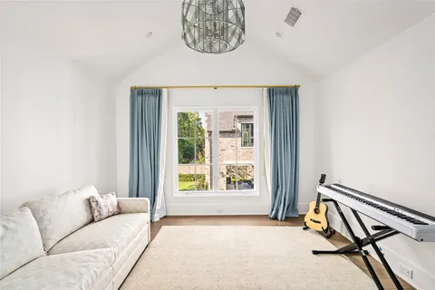 $5,995,000 | 811 Creek Wood Way, Houston, TX 77024