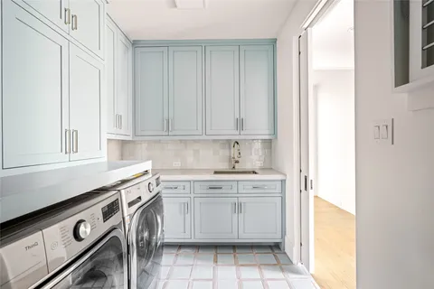 $5,995,000 | 811 Creek Wood Way, Houston, TX 77024