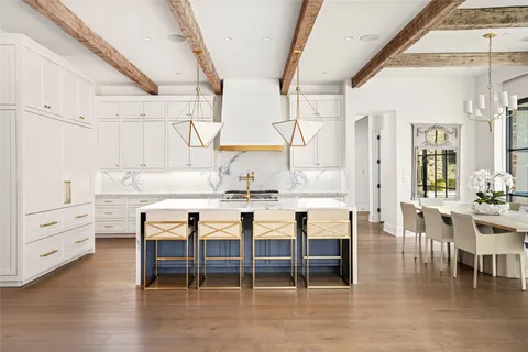 $5,995,000 | 811 Creek Wood Way, Houston, TX 77024