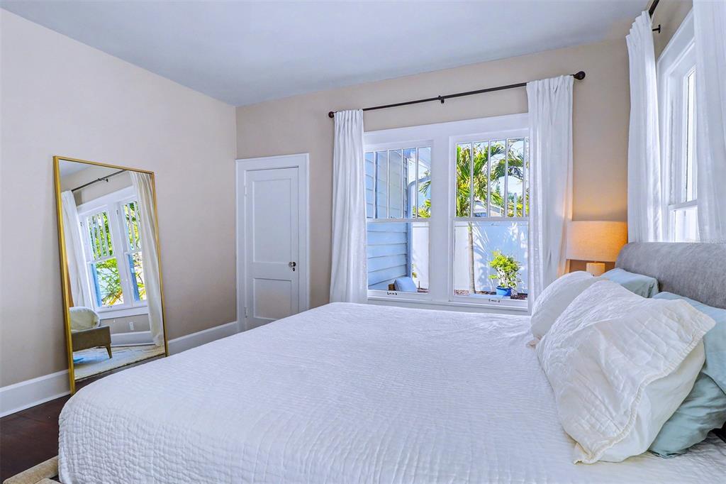 3218 7th Street North St. Petersburg, FL 33704 - Photo 18 of 34
