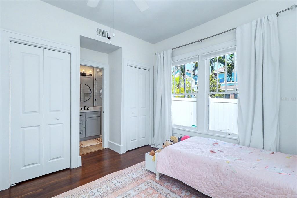 3218 7th Street North St. Petersburg, FL 33704 - Photo 22 of 34