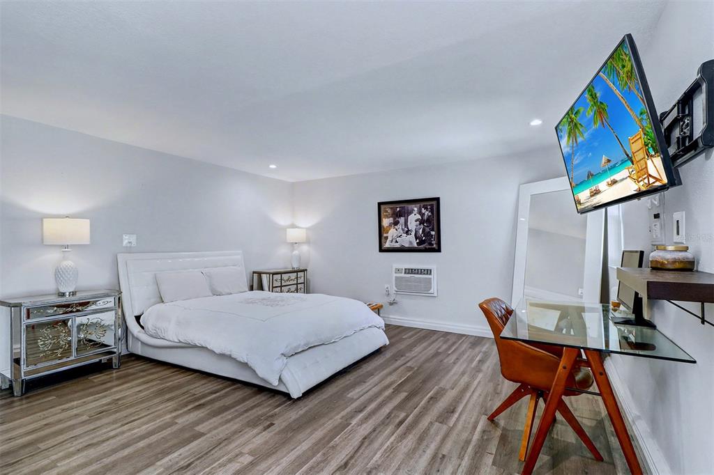 3218 7th Street North St. Petersburg, FL 33704 - Photo 31 of 34