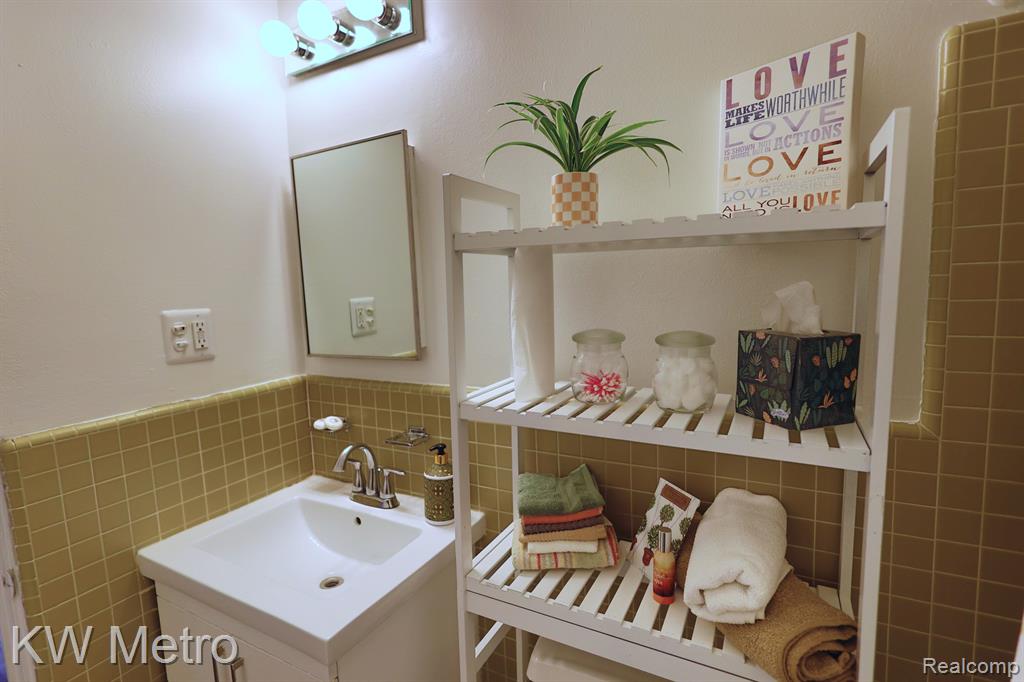 25535 Lahser Road, Unit A4 Southfield, MI 48033 - Photo 11 of 30