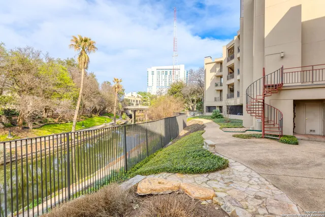 $799,500 | 701 North St Mary's Street, Unit 15, San Antonio, TX 78205