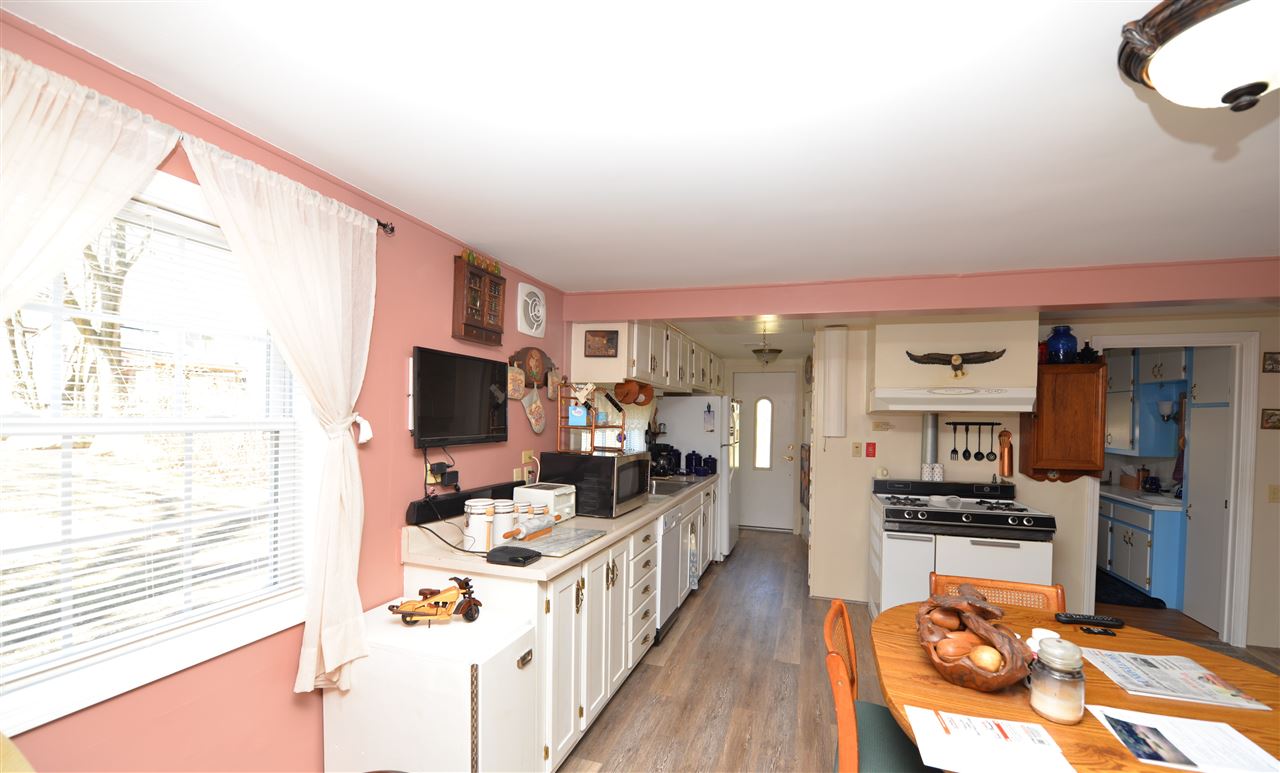 1744 Lake Shore Road Manchester, NH 03109 - Photo 18 of 35