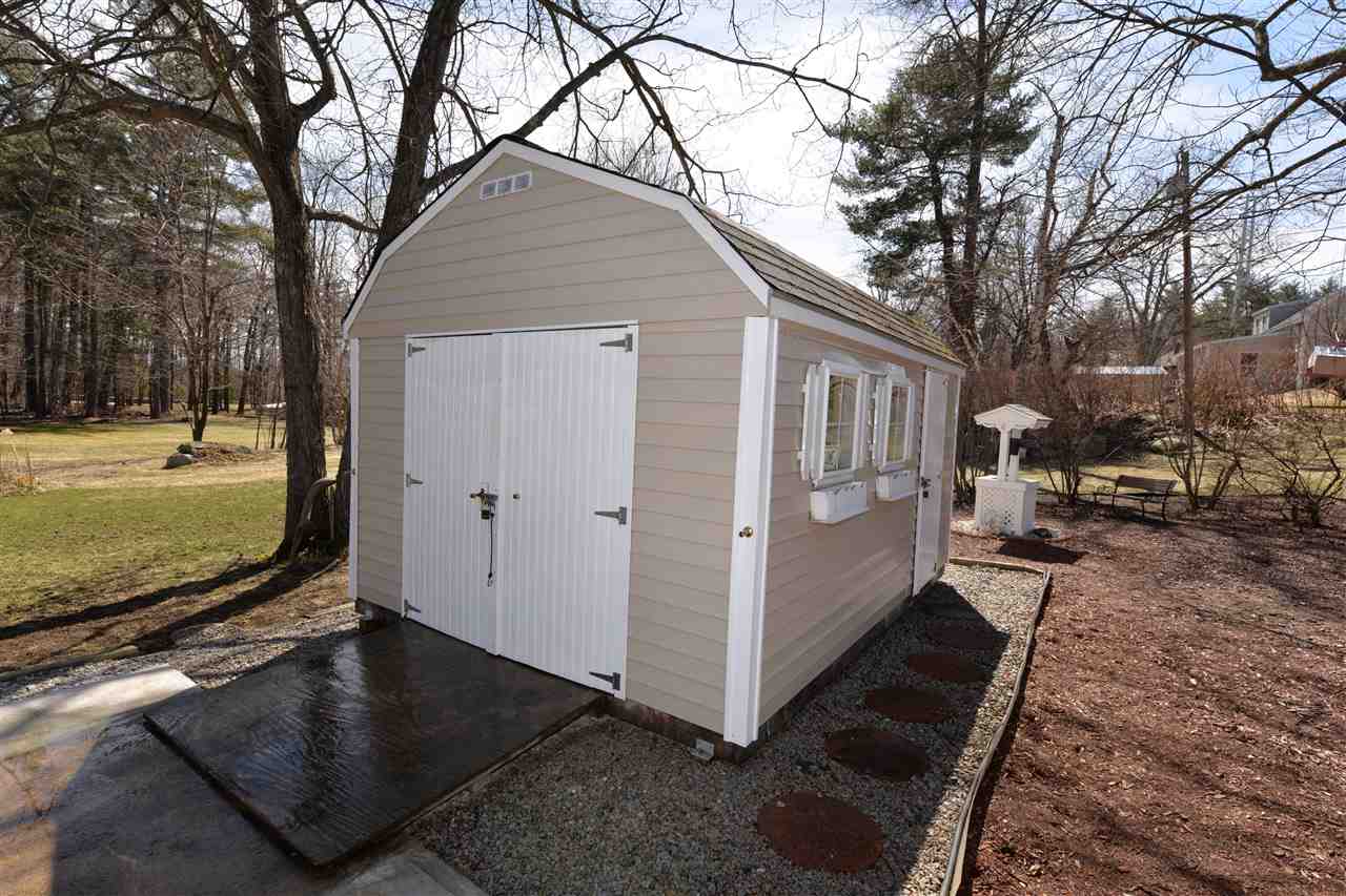 1744 Lake Shore Road Manchester, NH 03109 - Photo 5 of 35