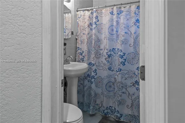 $3,500 | 117 West 34th Street, Hialeah, FL 33012